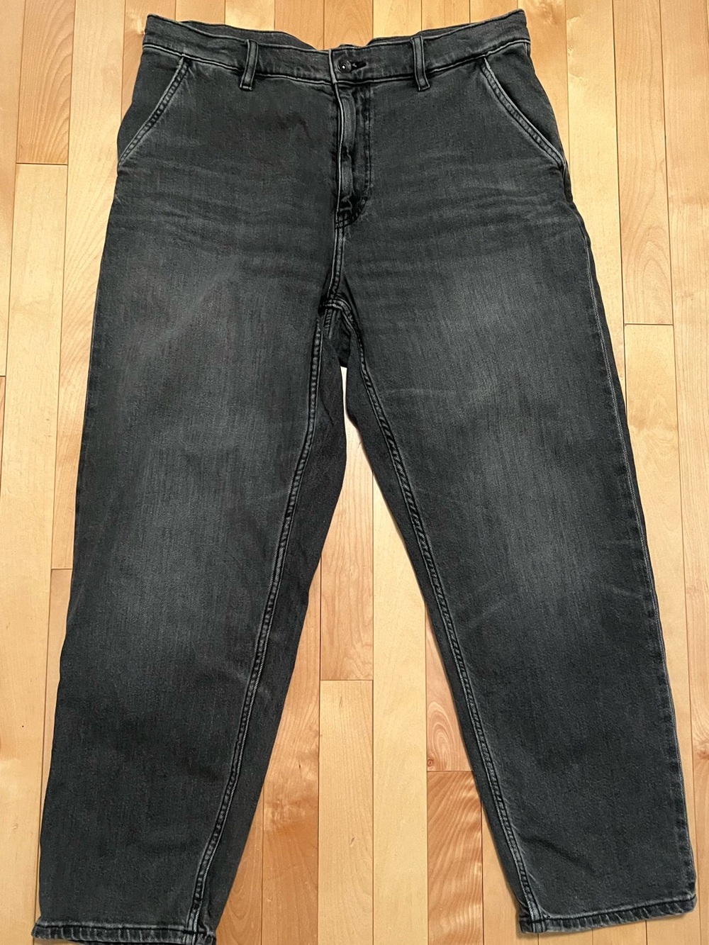 Uniqlo Men's Relaxed Fit Washed Black Jeans